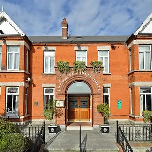 *** Hotel Maples House Ireland